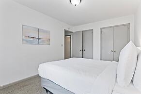 Midtown Fenced Yard  White Acres Retreat