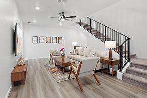 Touch of Class Stunning 5 Bdr!