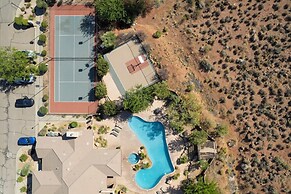 Touch of Class Stunning 5 Bdr!