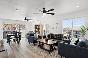 Touch of Class Stunning 5 Bdr!