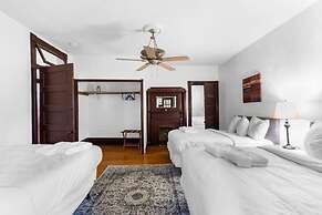 Private Pool and Renovated Home