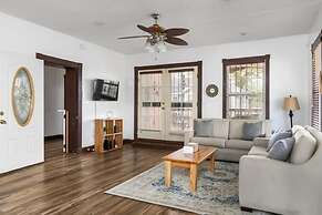 Private Pool and Renovated Home