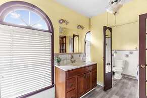 Private Pool and Renovated Home