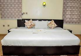 Royal Pavilion Hotel and Suites