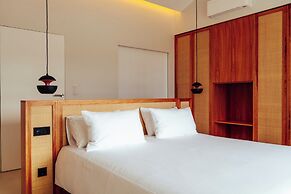 Silveira Bay Lounge Retreat