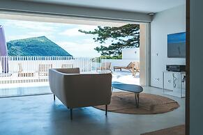 Silveira Bay Lounge Retreat