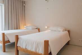 Silveira Bay Lounge Retreat