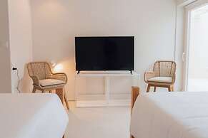 Silveira Bay Lounge Retreat