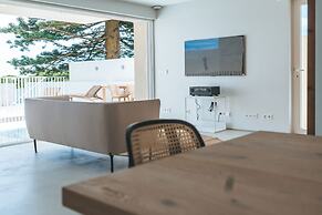 Silveira Bay Lounge Retreat