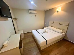 SEEDS HOTEL CHERAS MALURI