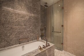 Genius Saigon - The MarQ District 1