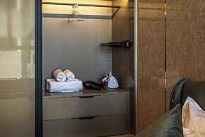 Genius Saigon - The MarQ District 1