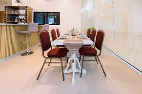 E L Westensee Resort