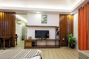 E L Westensee Resort