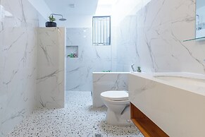 E L Westensee Resort