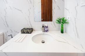 E L Westensee Resort