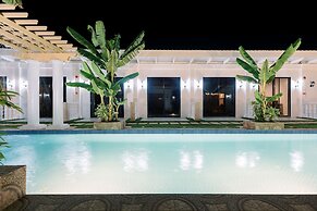 E L Westensee Resort