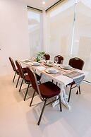 E L Westensee Resort