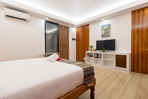 E L Westensee Resort