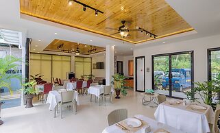 E L Westensee Resort