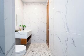 E L Westensee Resort