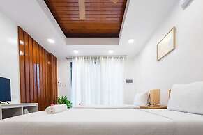 E L Westensee Resort