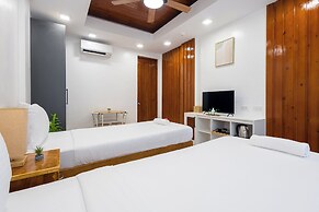 E L Westensee Resort