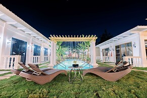 E L Westensee Resort