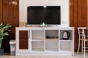 E L Westensee Resort