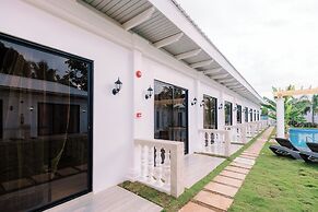 E L Westensee Resort