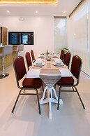 E L Westensee Resort