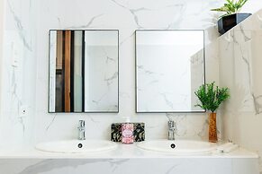 E L Westensee Resort