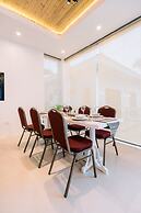 E L Westensee Resort