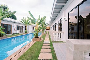 E L Westensee Resort