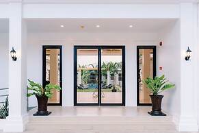 E L Westensee Resort