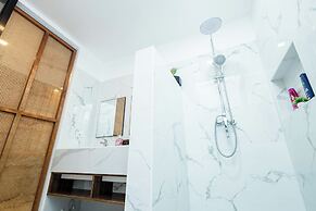 E L Westensee Resort