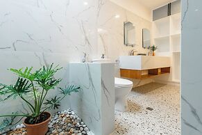 E L Westensee Resort