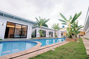 E L Westensee Resort