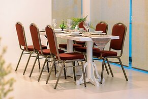 E L Westensee Resort