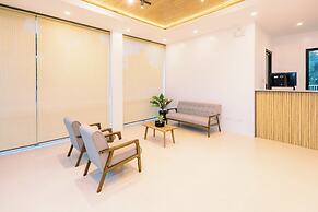 E L Westensee Resort