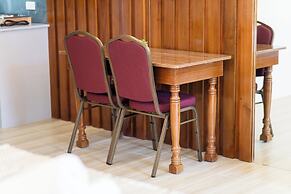 E L Westensee Resort