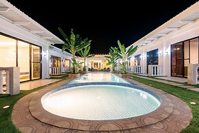 E L Westensee Resort