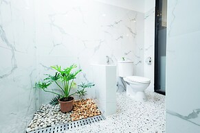 E L Westensee Resort