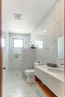 E L Westensee Resort