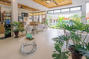 E L Westensee Resort