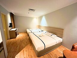 SKY HOTEL CHOW KIT PWTC