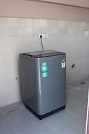 Aura Luxury Studio Near Artemis Hospital