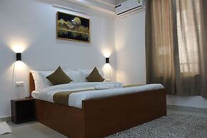 Aura Luxury Studio Near Artemis Hospital