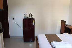 Aura Luxury Studio Near Artemis Hospital