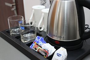 Aura Luxury Studio Near Artemis Hospital